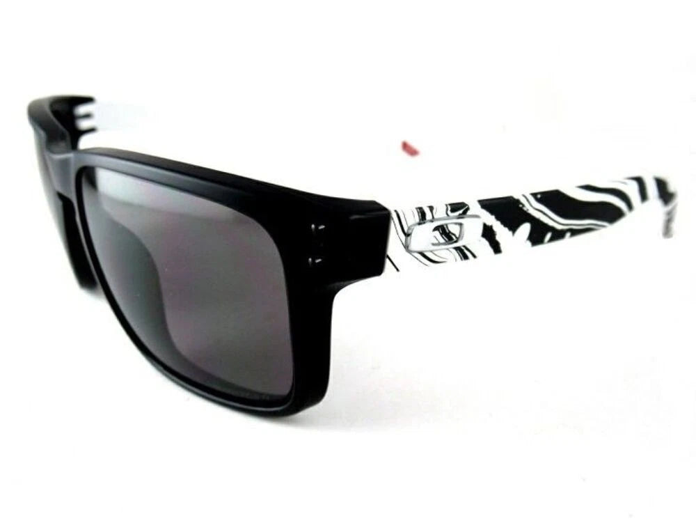 Oakley OO9102-Z555 0