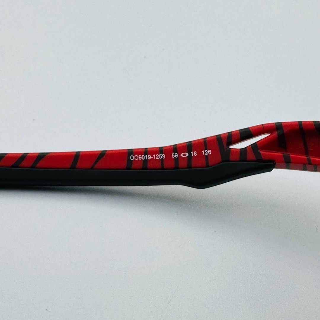 Oakley OO9019-12-59