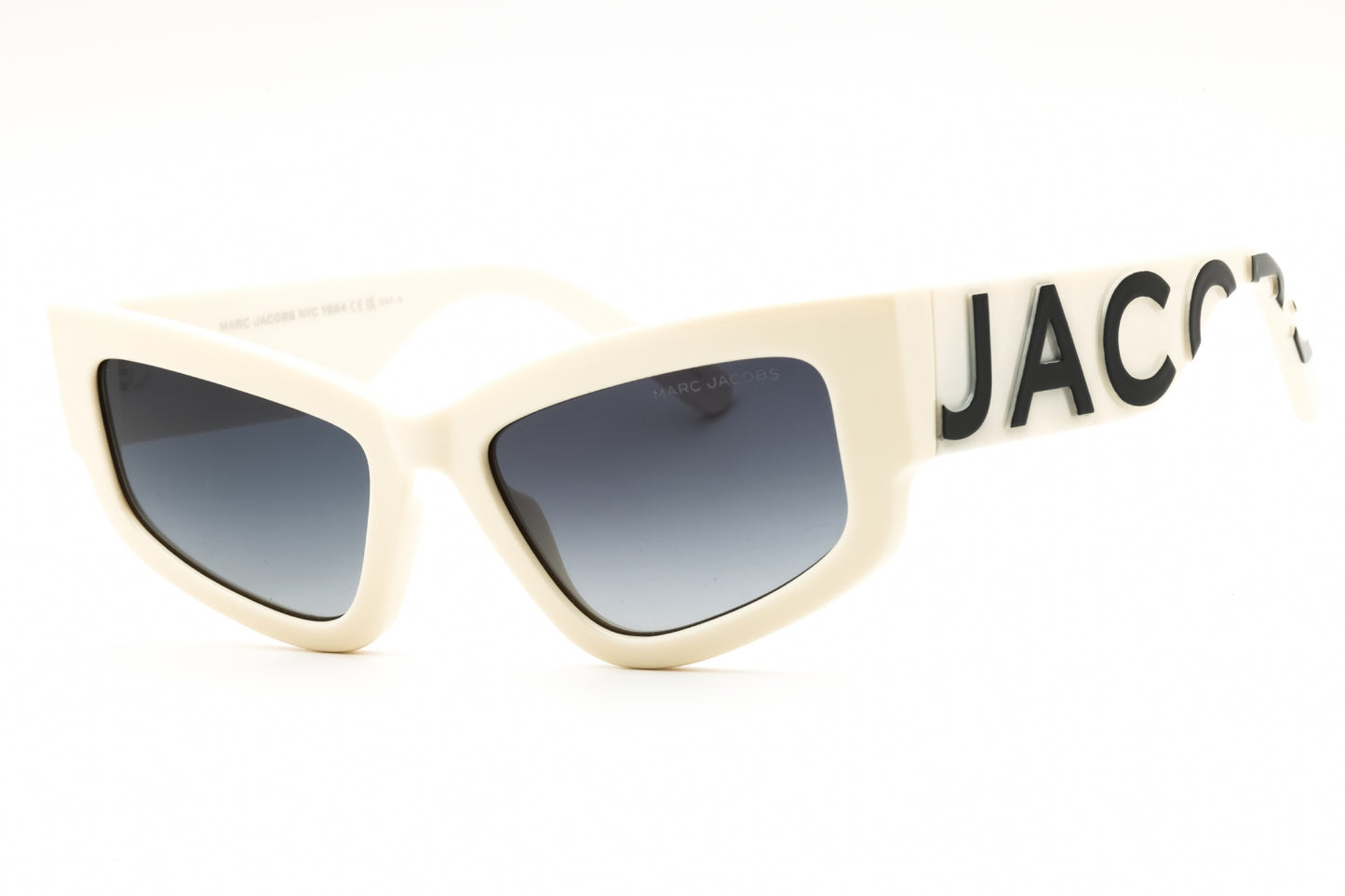 Marc Jacobs Marc Jacobs https://images.sellbrite.com/production/234668/569929-ZA1/05561426-f041-5b70-8218-10a66506f464.jpg
